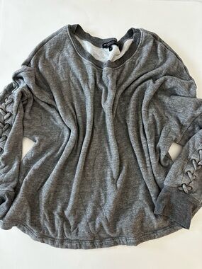 Beyond Yoga Women's Heather Gray Pullover Sweatshirt Size M Lace Up Long Sleeve
